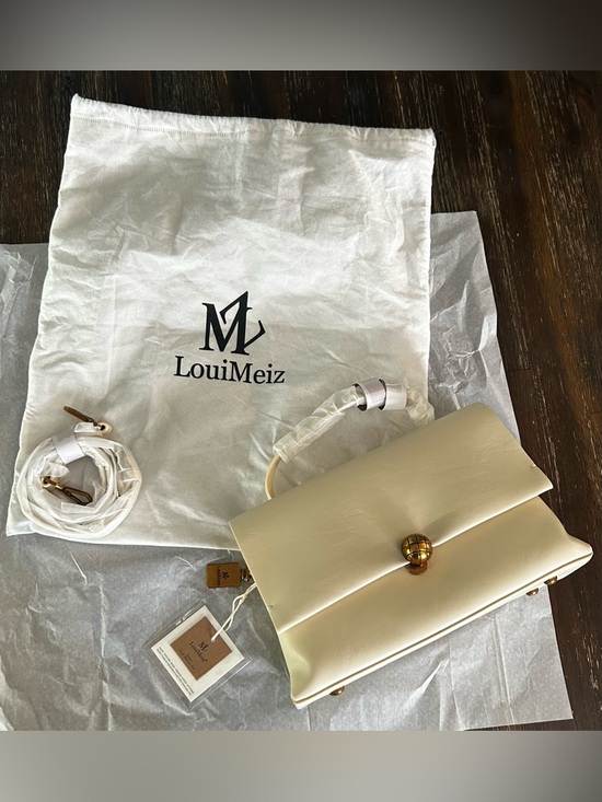Handbags - 🔥 LouiMeiz off white color luxury bag , fine leather beautiful hardware NWT